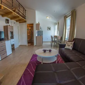 apartments-nikic.in-istria.net/