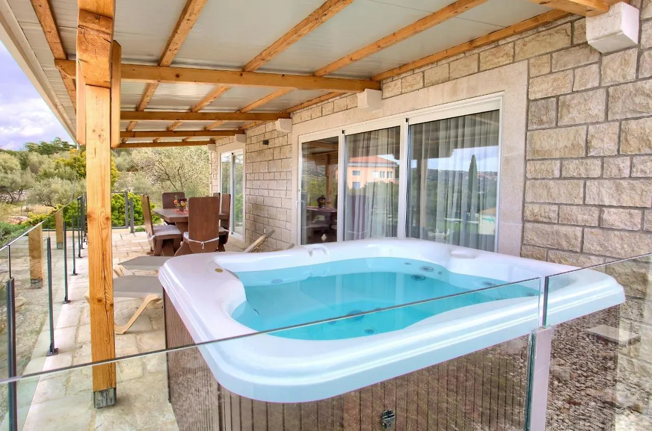 Holiday Homes Kanajt Punat